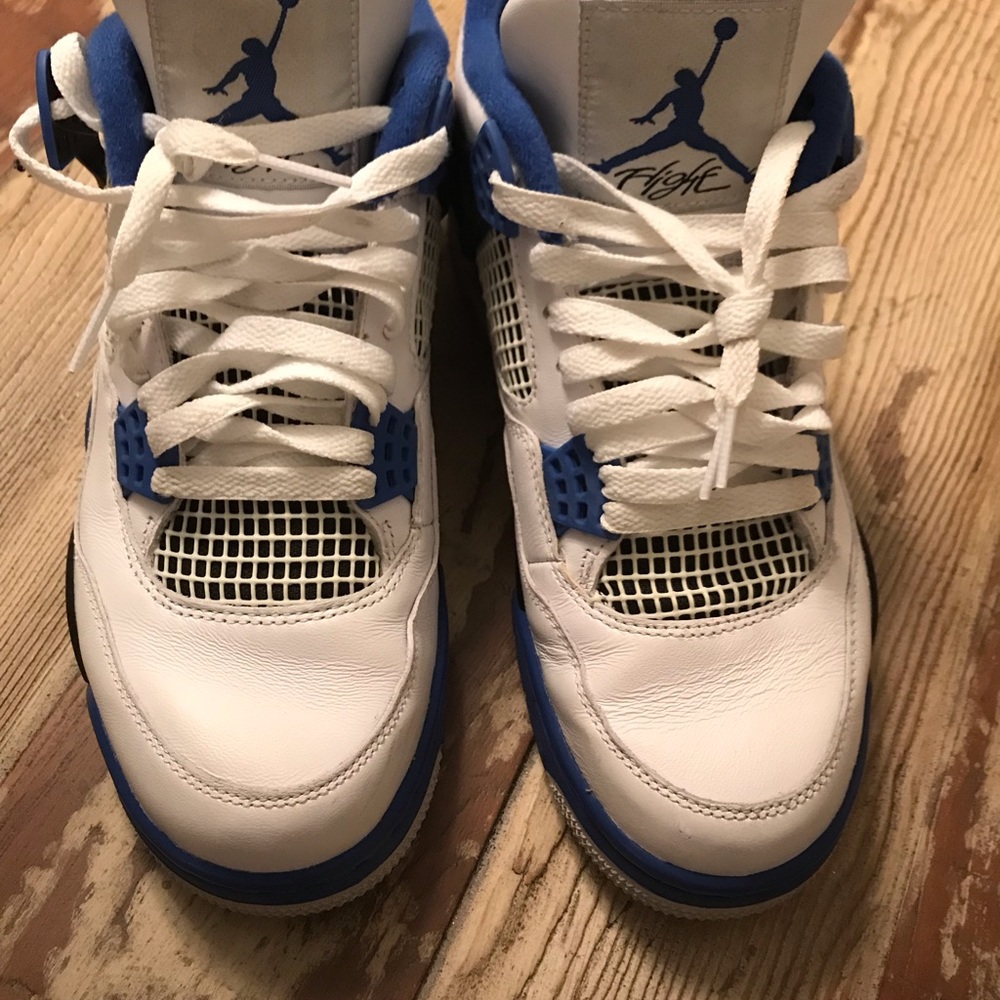 Nike Air Jordan’s white/royal blue 7.5